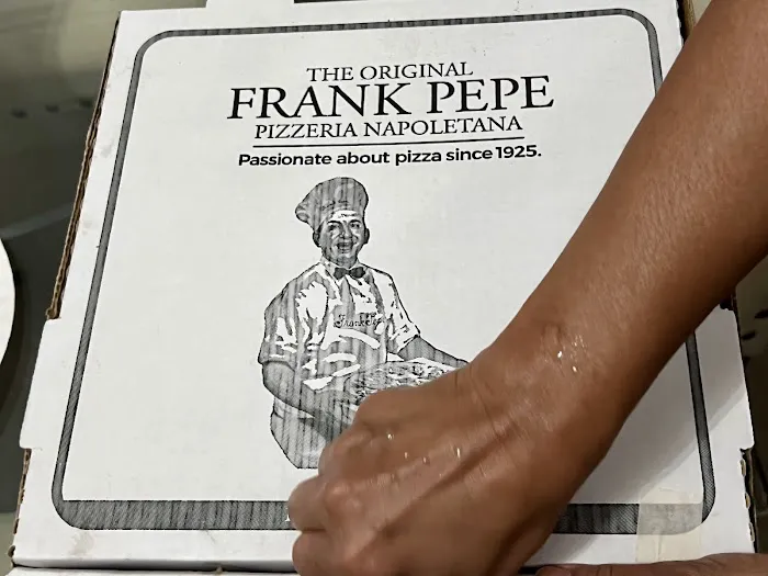Frank Pepe Pizzeria Napoletana 8