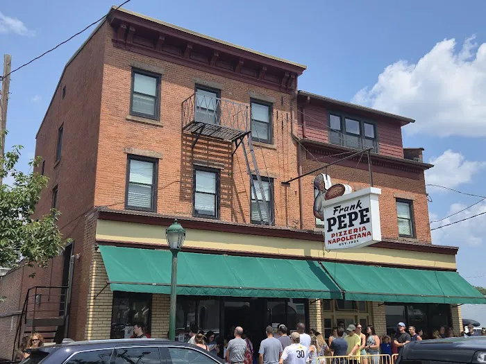 Frank Pepe Pizzeria Napoletana 4