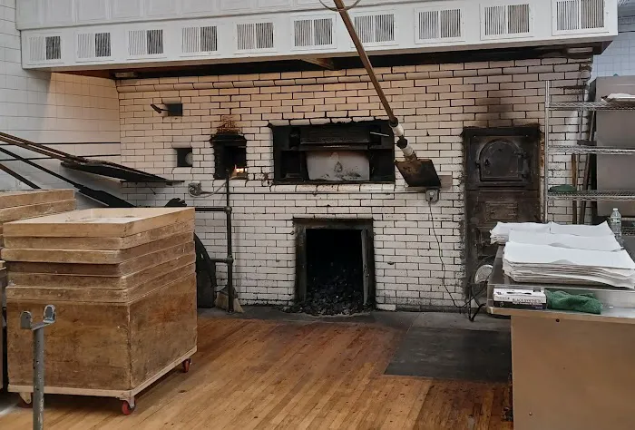 Frank Pepe Pizzeria Napoletana 9