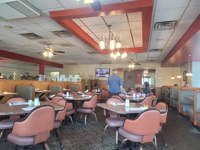 Commander Restaurant 4