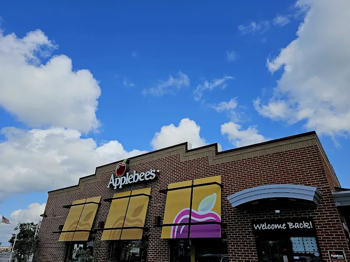 Applebee's Grill + Bar 4