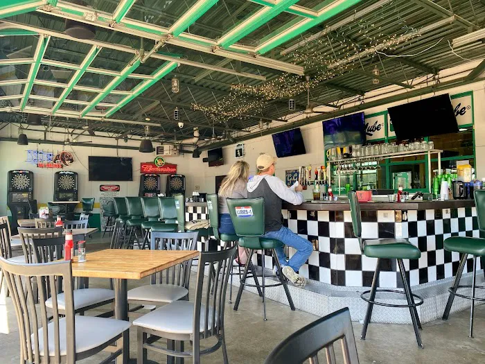 Quaker Steak & Lube 3