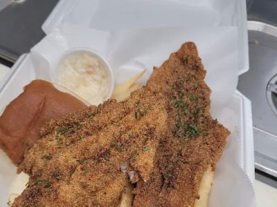 DEEP BLUE SEAFOOD Restaurant & Full BAR 0
