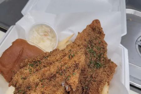 DEEP BLUE SEAFOOD Restaurant & Full BAR