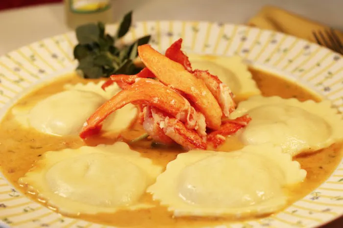 DEEP BLUE SEAFOOD Restaurant & Full BAR 10