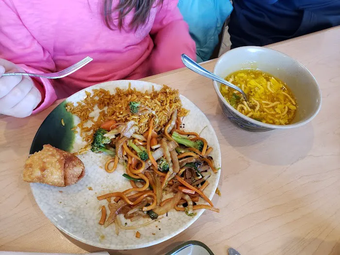 Happy Wok Chinese Restaurant 5