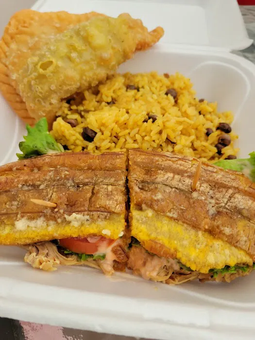 Delicia Tropical Cafe 6