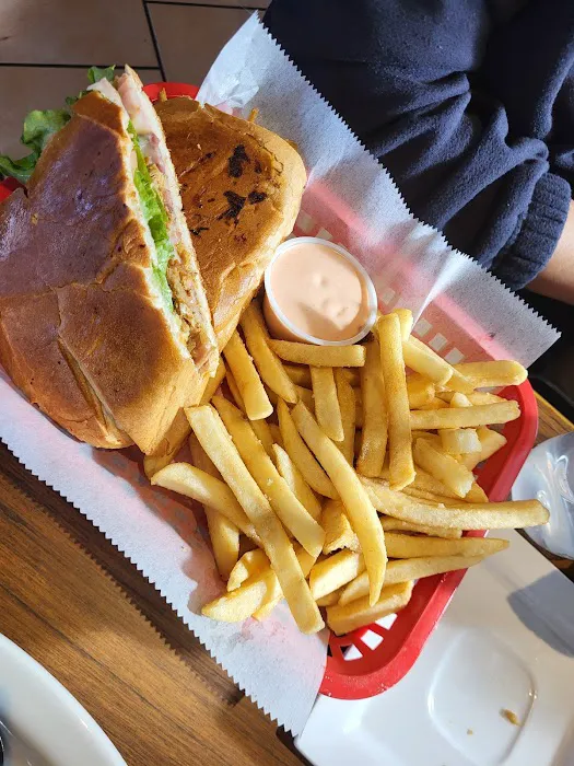 Delicia Tropical Cafe 1