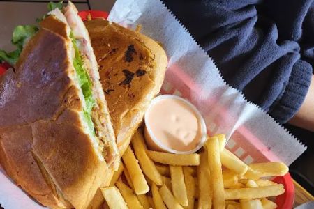 Delicia Tropical Cafe