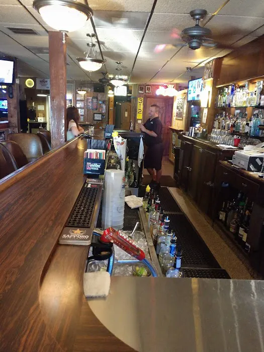Labemi's Tavern & Restaurant 7