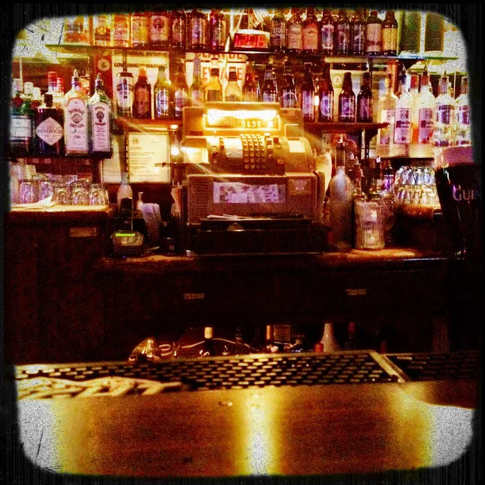 Labemi's Tavern & Restaurant 9