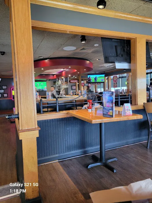 Applebee's Grill + Bar 5