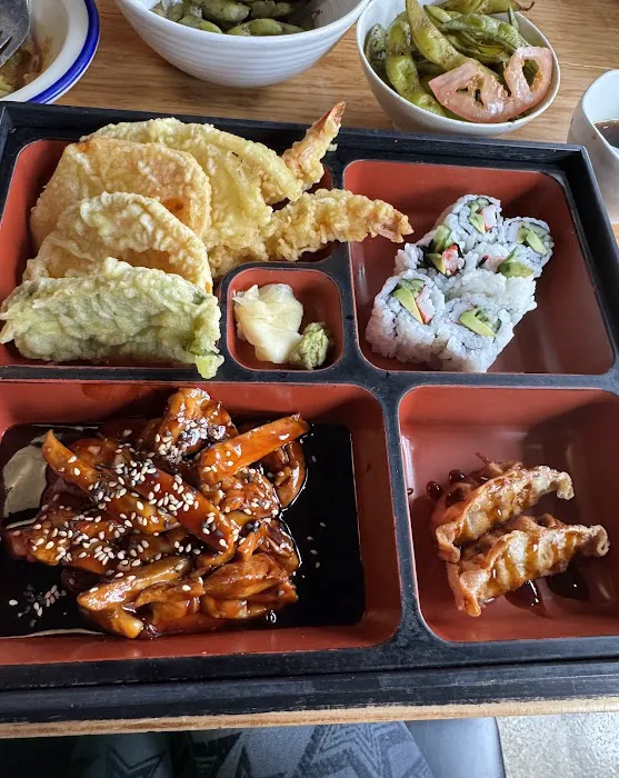Kubo Sushi and Sake Lounge 1