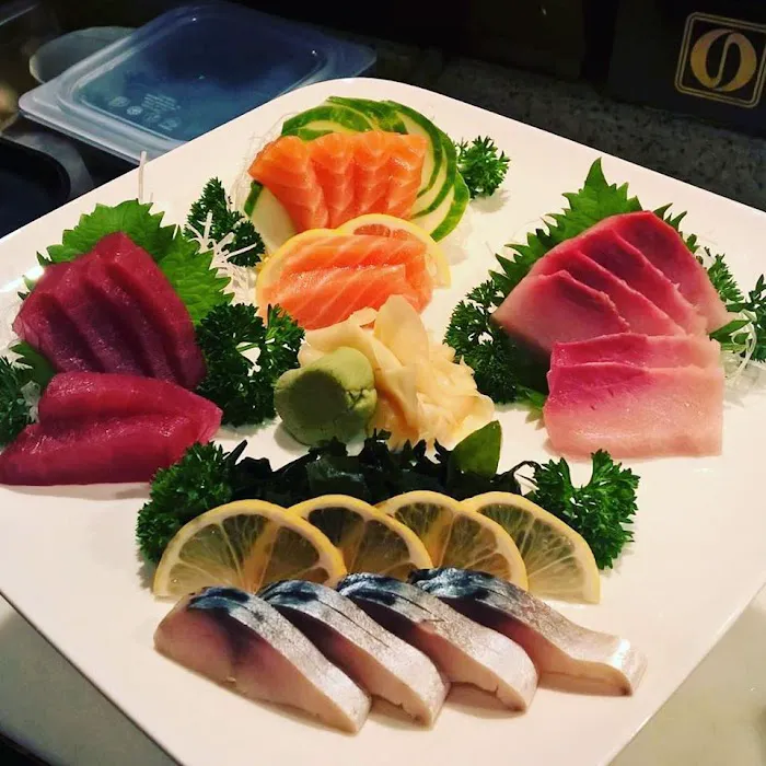 Kubo Sushi and Sake Lounge 10