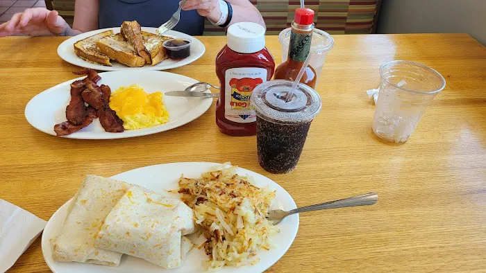 Coco's Cafe & Pancake House 6