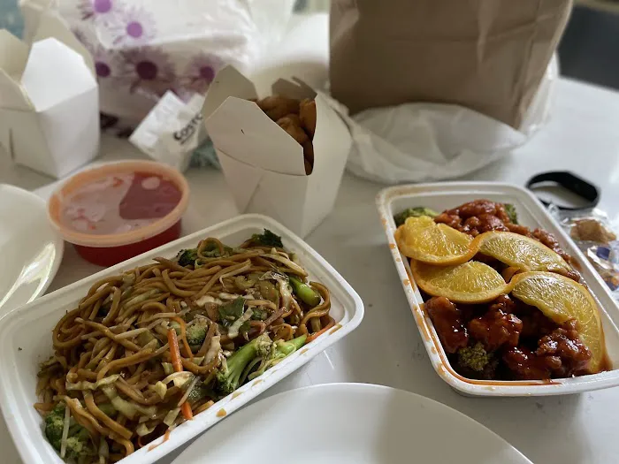 Chen's Bistro 4