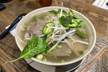 Madame Phở