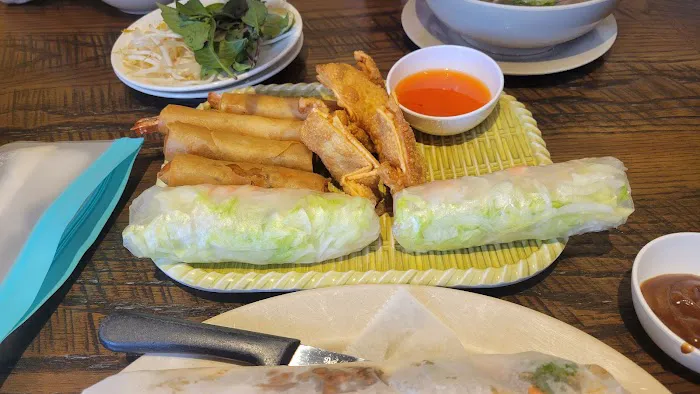 Madame Phở 7