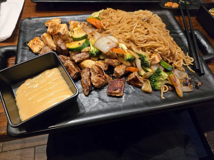 Nori Sushi & Grill 4