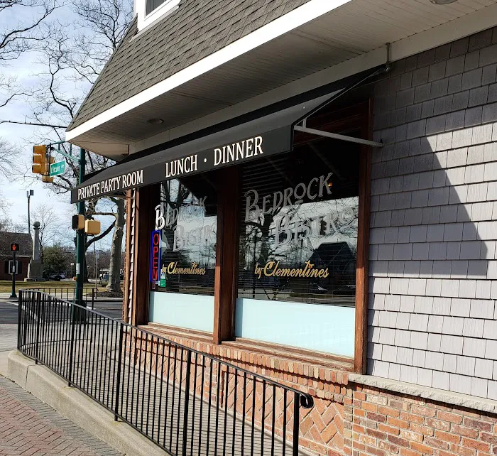 Bistro Avon Inc. 7