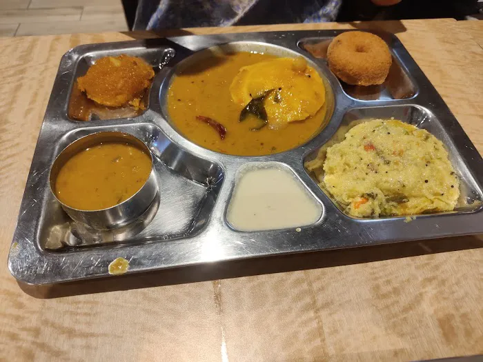 SARAVANAA BHAVAN 10