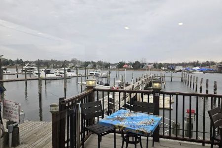 River Rock Restaurant & Marina Bar