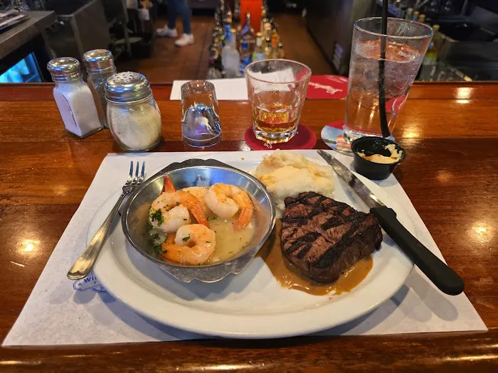 Windward Tavern 4