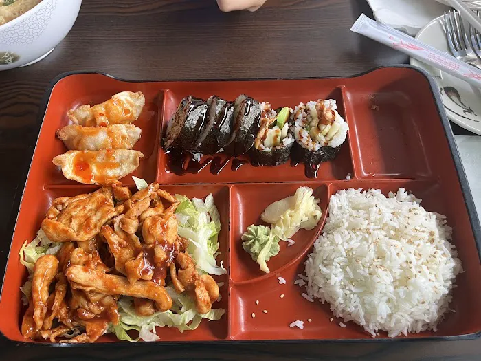 Dream Sushi Asian Fusion 8