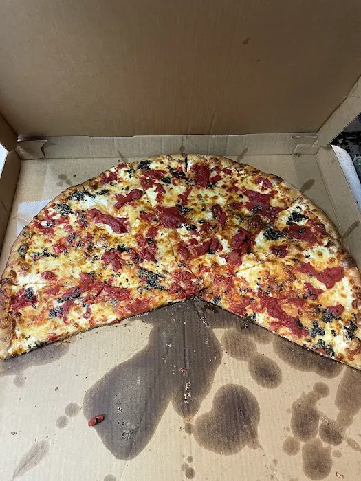 LT's Pizzeria 7