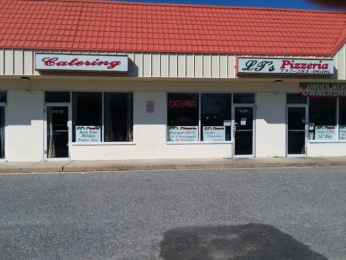LT's Pizzeria 5