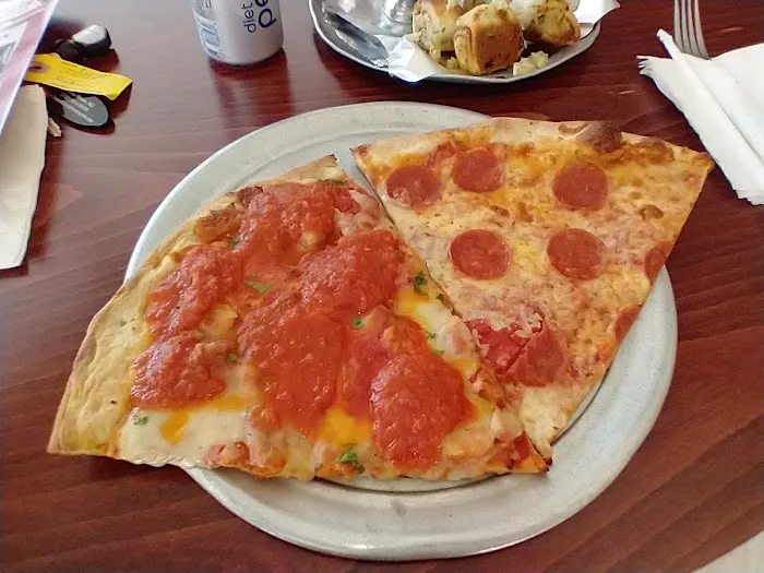Linda's Pizza and Italian Restaurant Manchester, N.J. 10