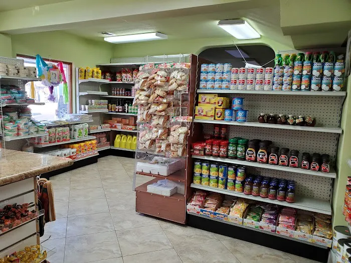 El Aguila Deli & Take Out 8