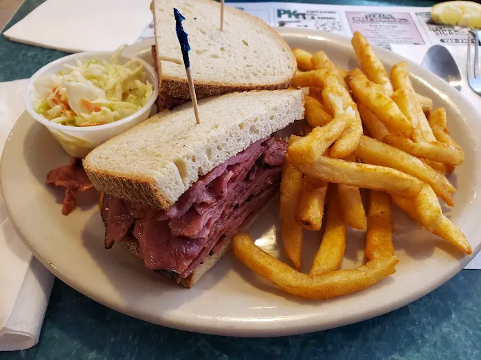 Town & Country Restaurant Diner 8