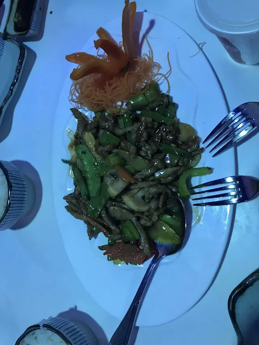 Ginger Wok Japanese & Chinese restaurant 4