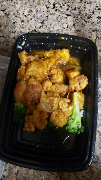 Wok & Roll Chinese Restaurant 4