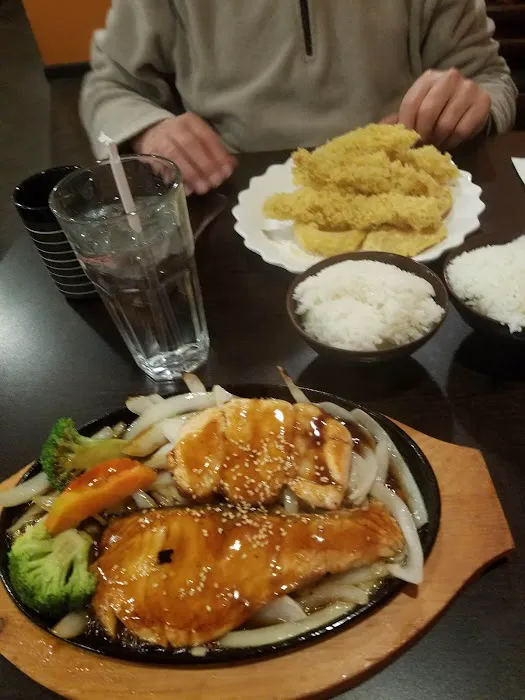 Sakana Sushi Asian Fusion Restaurant 5