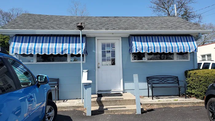 Lolly's Hut 1