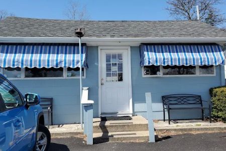 Lolly's Hut