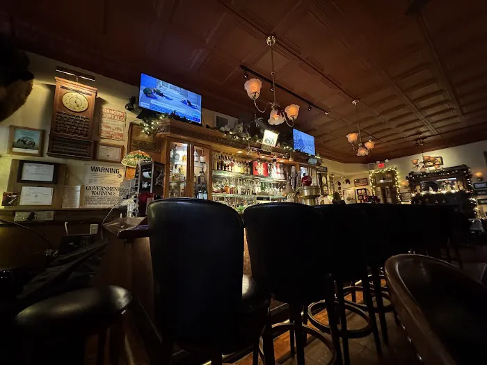 Tweed's Restaurant 5