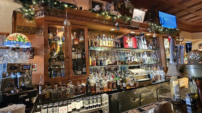 Tweed's Restaurant 8
