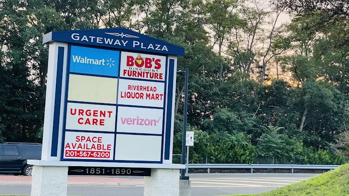 Gateway Plaza 4