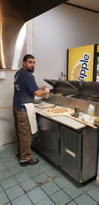Mannys Pizzeria inc. 9