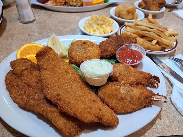 Golden Palace Diner & Restaurant 8
