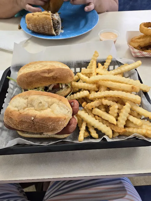 Brunis Breakfast & Burgers 3