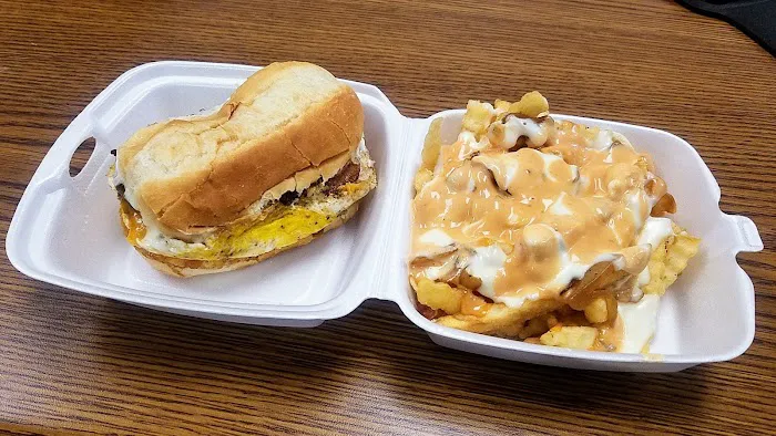 Brunis Breakfast & Burgers 5