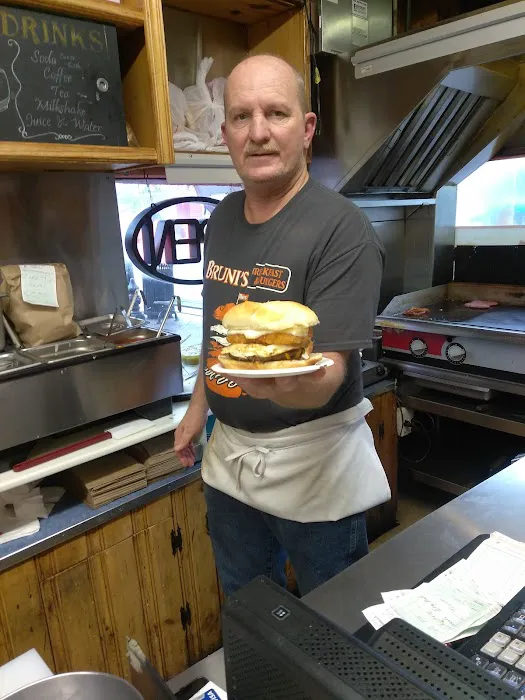 Brunis Breakfast & Burgers 7