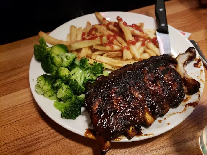 Applebee's Grill + Bar 3