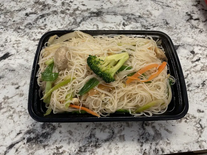 Chen's Kitchen Asian Cuisine 8