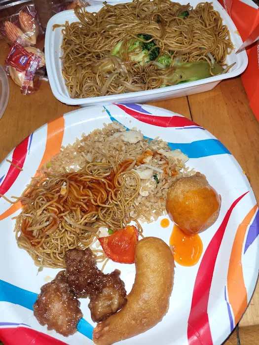 Wing's Restaurant (Queen St. N) 7