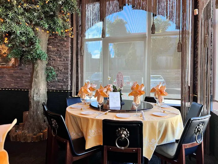 Cynthia's Chinese Restaurant - Oakville 4